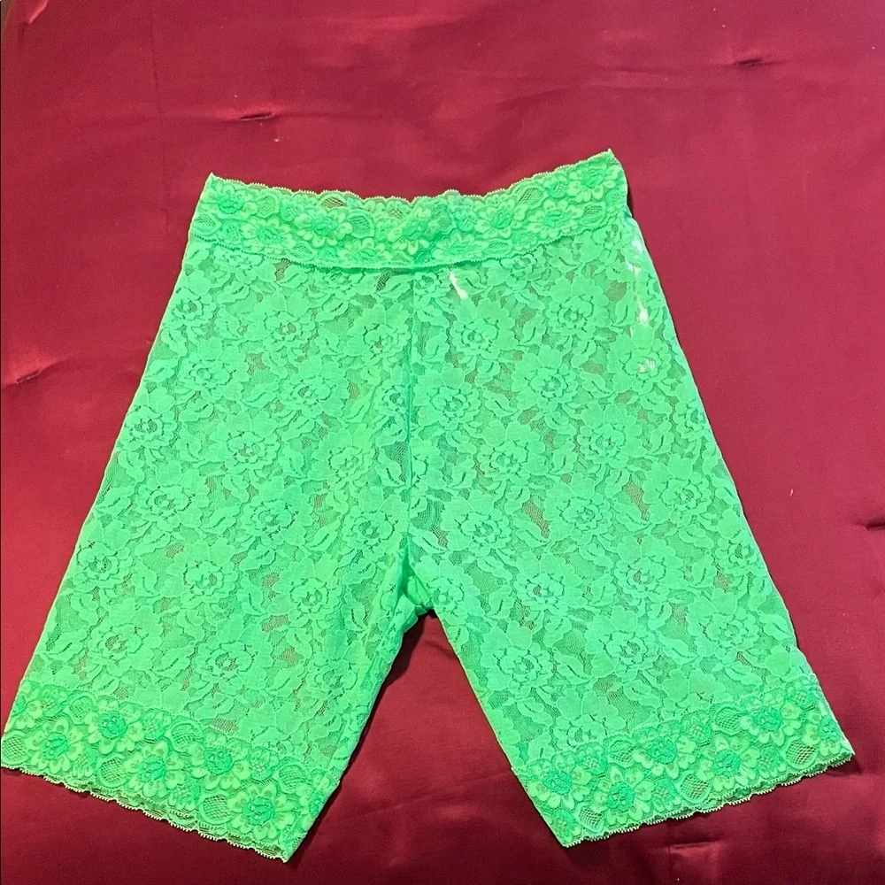 Anthrpologie Green Lace Women Shorts